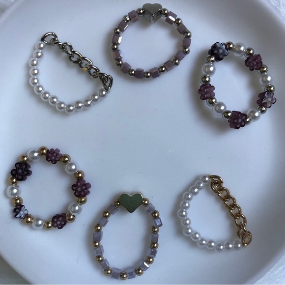 6 gold/silver/purple beaded rings with faux suede mini pouch - Picture 7 of 7